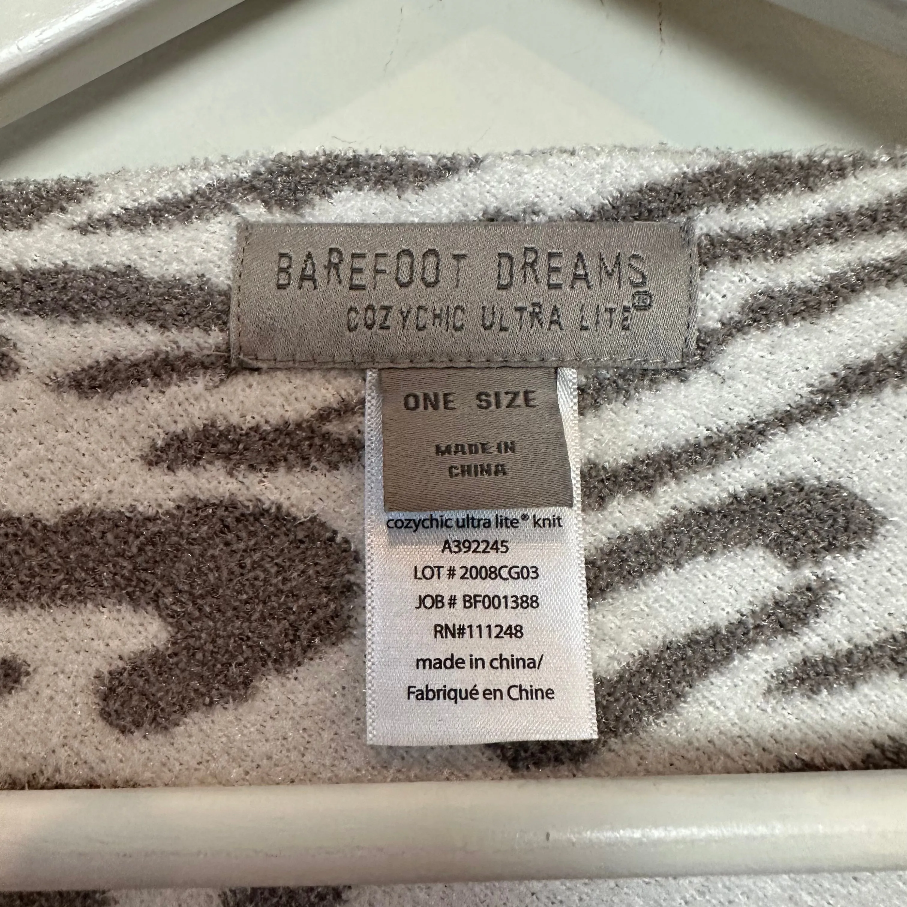 Barefoot Dreams Cozy Chic Ultra Lite Ocean Breeze Poncho Animal Print Gray OS